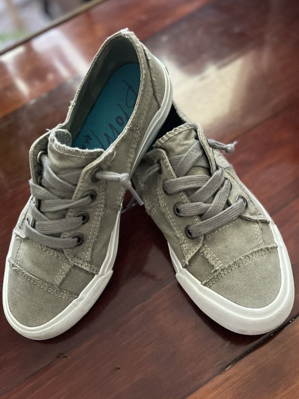 Blowfish Malibu Women's Size 7 Army Green Canvas Distressed Lace Up Sneakers